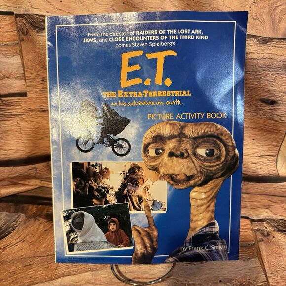 Vtg 1982 ET Extra-Terrestrial Picture Activity Coloring Book Steven Spielberg - Picture 1 of 9
